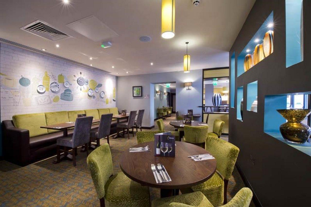 Premier Inn Newcastle City Centre Exterior photo